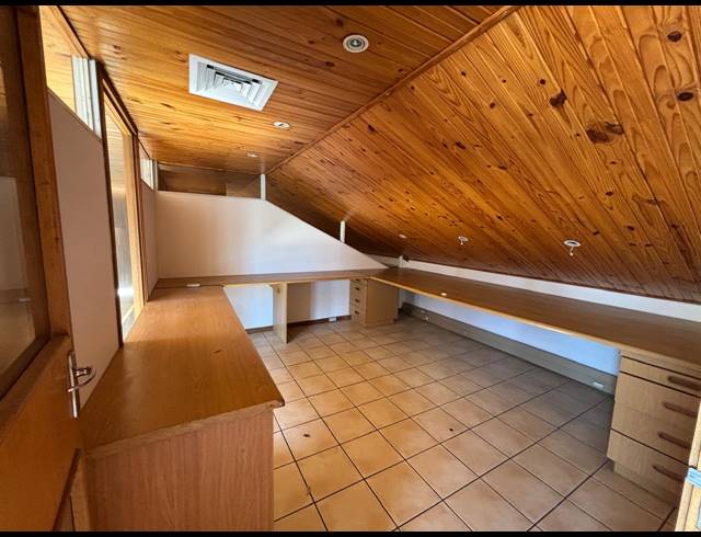 270M² OFFICE TO LET IN TYGER VALLEY